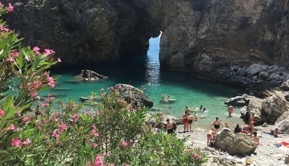 Gazipaşa Delik Sea and King Bay Tour from Alanya - Tursay Travel