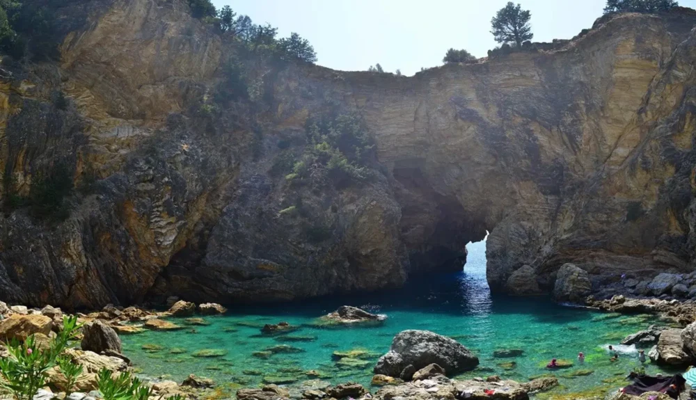 Gazipaşa Delik Sea and King Bay Tour from Alanya - Tursay Travel