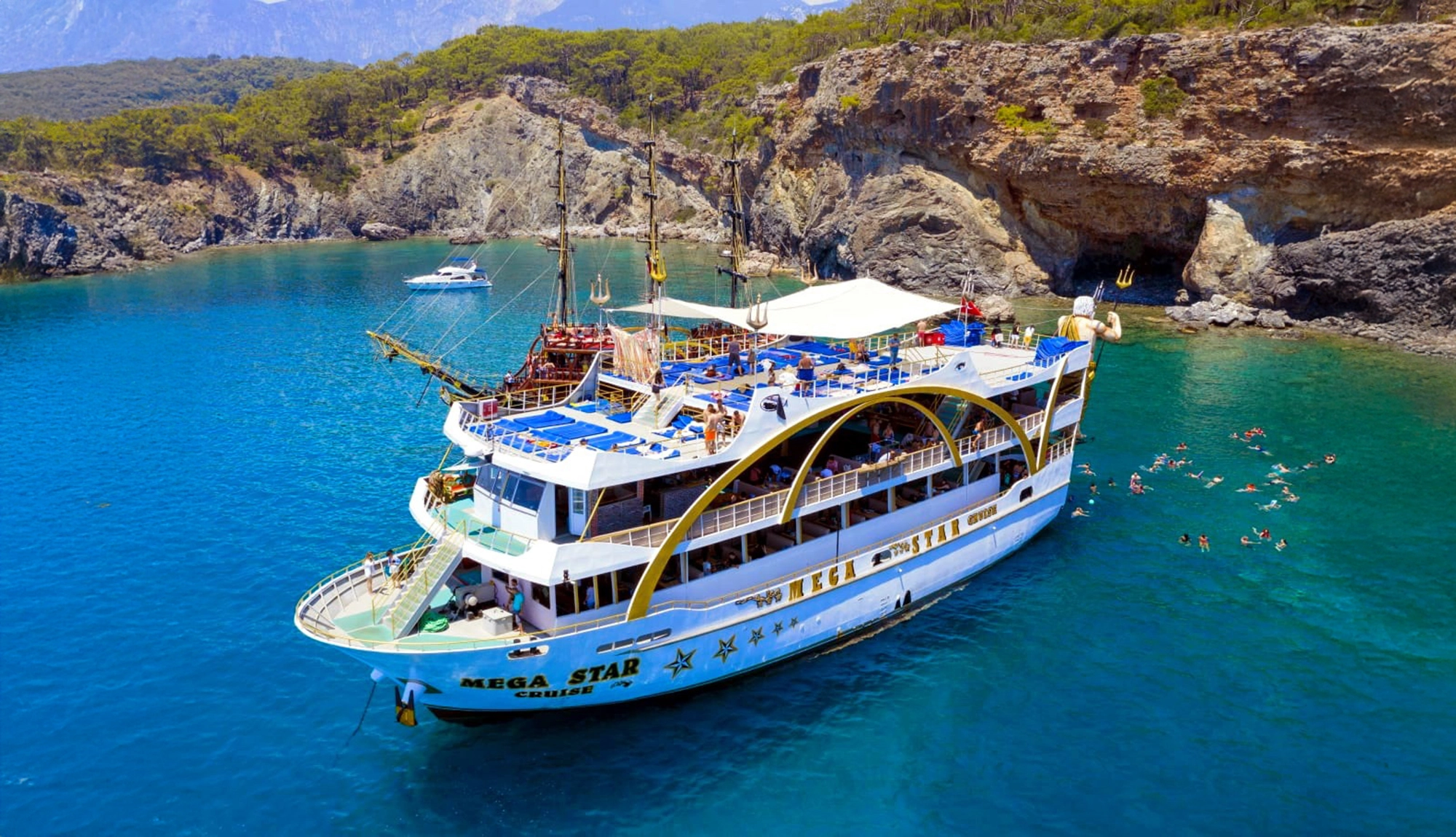 Belek’ten Mega Star Kemer Tekne Turu